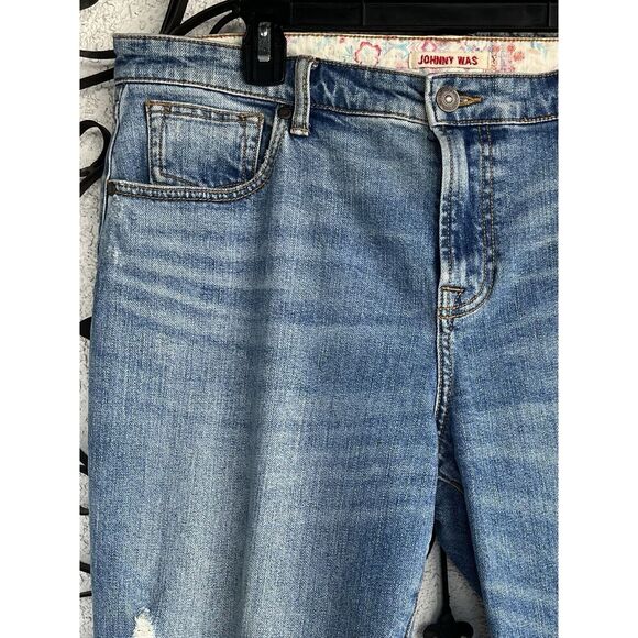 Johnny Was Boyfriend HR Raw Hem Cropped Jeans. - Size 31 - Blue - Picture 3 of 9